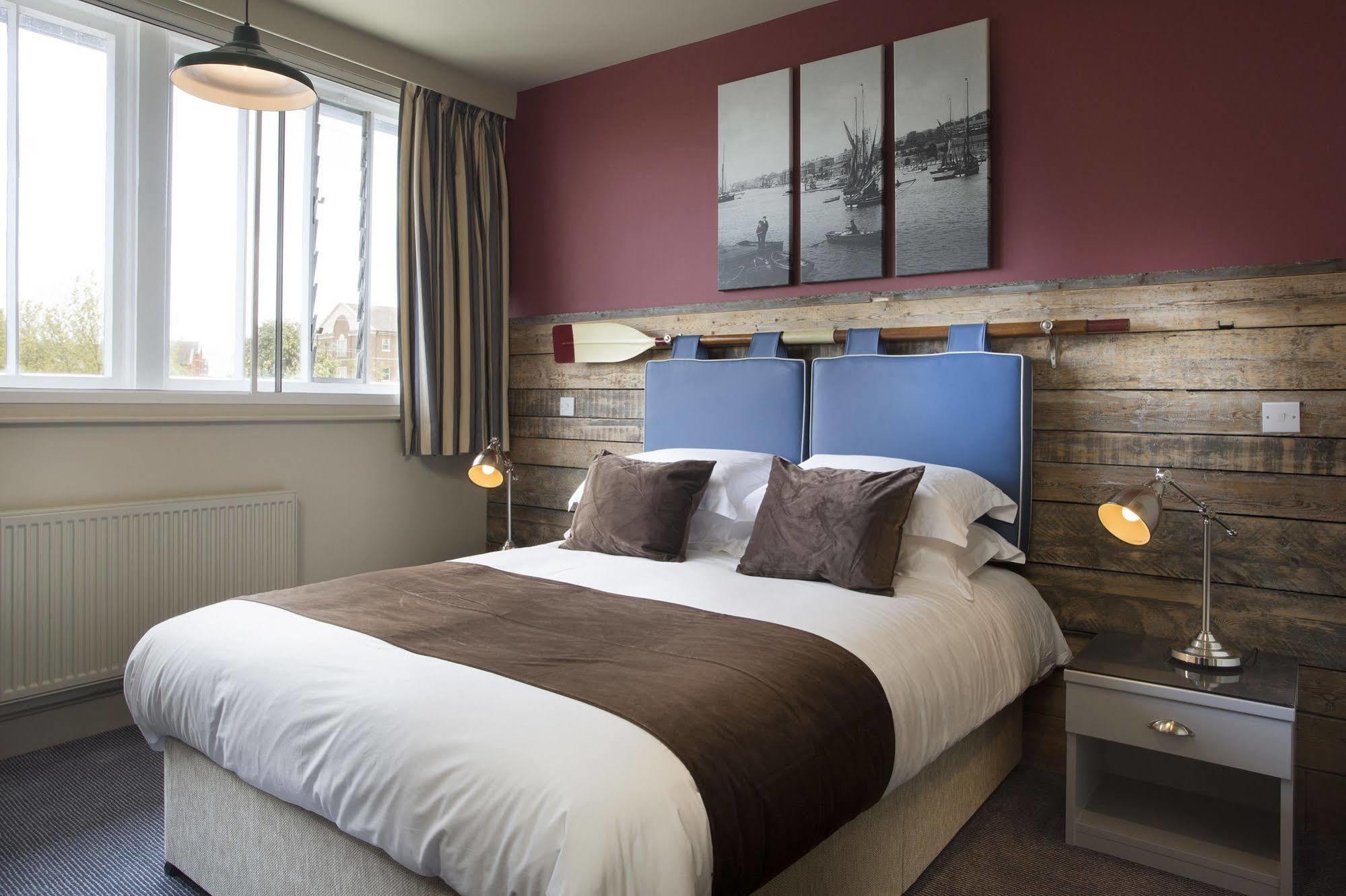 The Ship & Trades 3* Chatham (Kent)