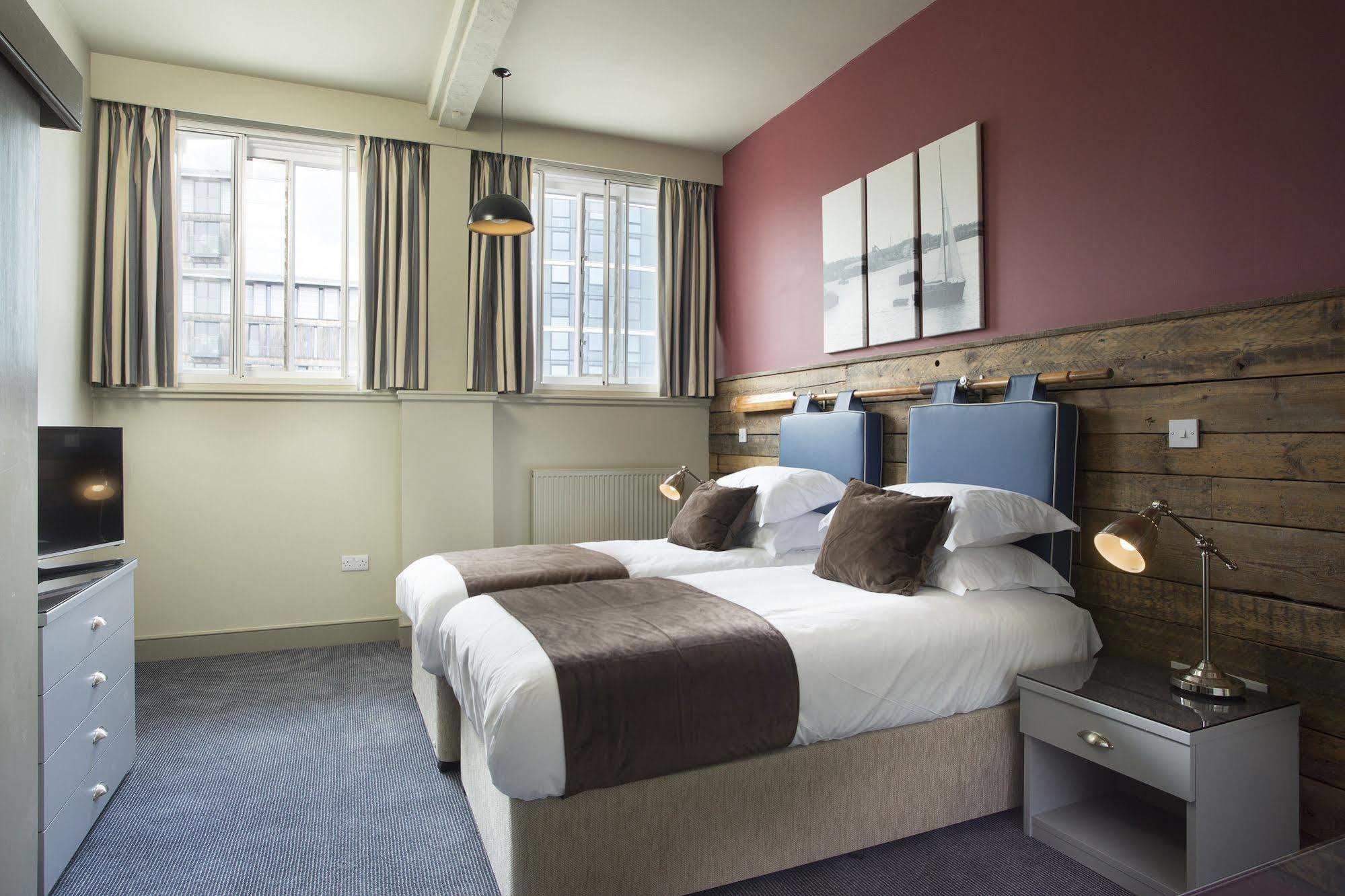Inn The Ship & Trades